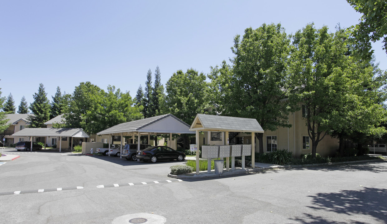 Country Garden Senior Apartments in Vacaville, CA - Building Photo