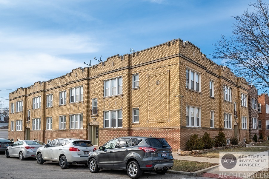 5634 W Wellington Ave in Chicago, IL - Building Photo