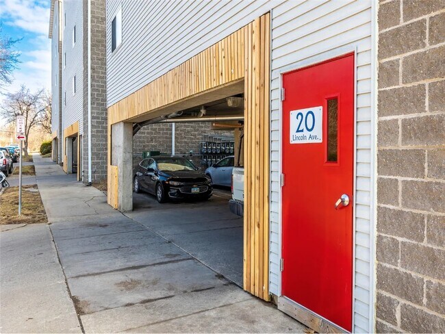 30 Lincoln Ave in Iowa City, IA - Building Photo - Building Photo