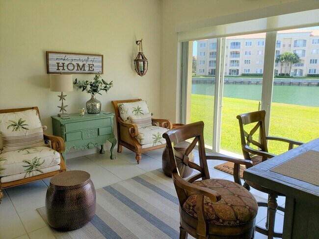 8 Harbour Isle Dr E in Fort Pierce, FL - Building Photo - Building Photo