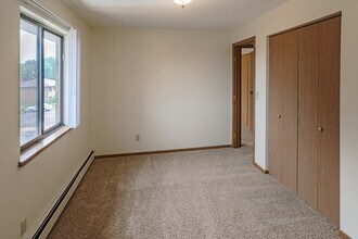 Brookwood Apartments in St. Cloud, MN - Building Photo - Interior Photo