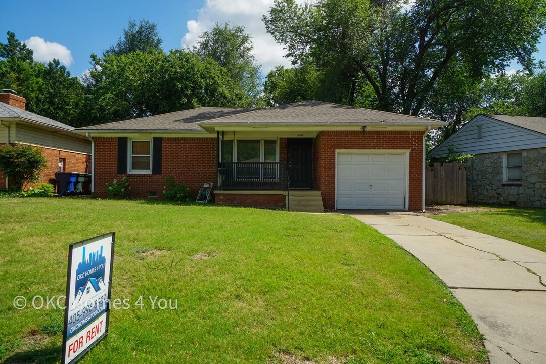 1410 Sheffield Rd in The Village, OK - Foto de edificio