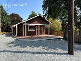 18903 68th Ave W in Lynnwood, WA - Building Photo