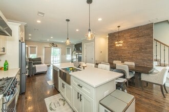 15 Chaz Way in Fairfield, NJ - Building Photo - Building Photo