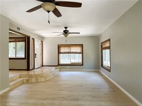 12752 Barrett Ln, Unit 1112 in Santa Ana, CA - Foto de edificio - Building Photo