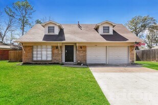1706 Crooks Ct in Grand Prairie, TX - Building Photo