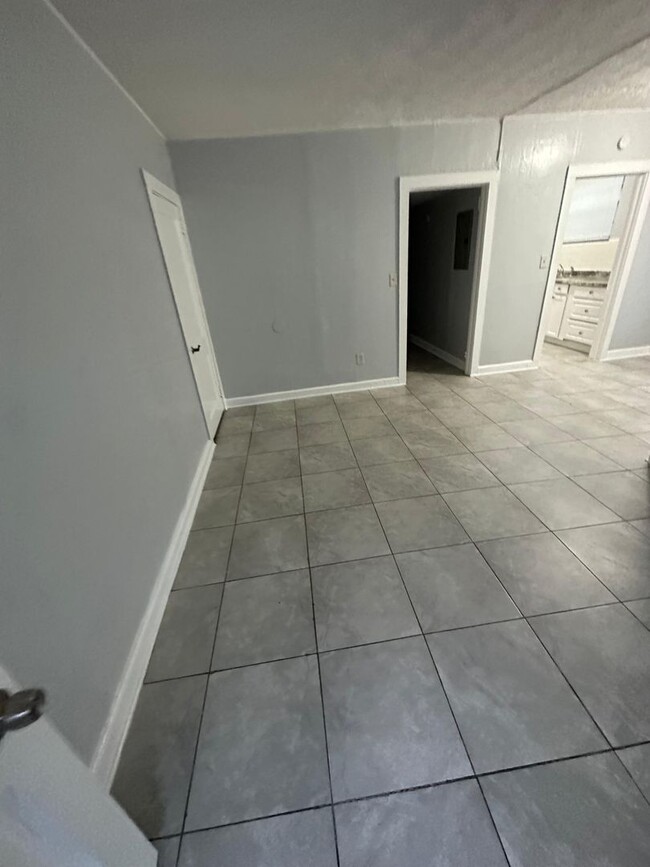 1923-1925 Ella St in Jacksonville, FL - Building Photo - Building Photo