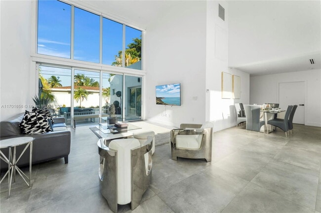 7525 Buccaneer Ave in North Bay Village, FL - Building Photo - Building Photo