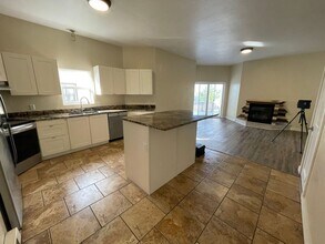 416 N 15th Ave E in Duluth, MN - Building Photo - Building Photo