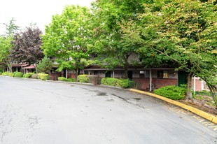 Three Tree Townhouses Apartments