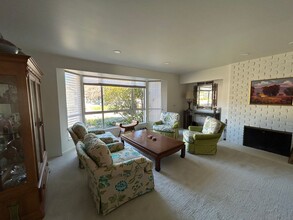 8891 Oakmont Dr in Santa Rosa, CA - Building Photo - Building Photo