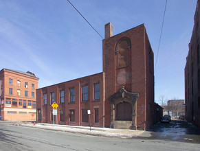 354-364 Dwight St in Holyoke, MA - Building Photo - Building Photo