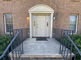 4024 Palmetto Dr in Lexington, KY - Building Photo