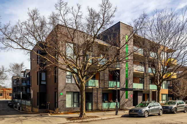 Platopolis A in Montréal, QC - Building Photo - Building Photo