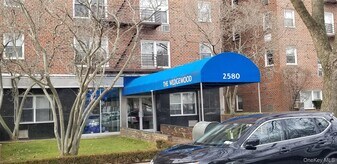 2580 Ocean Pkwy in Brooklyn, NY - Building Photo