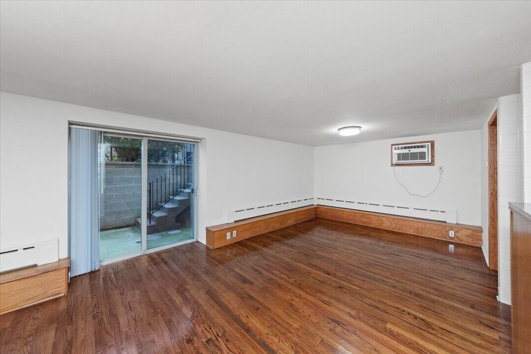 534 W Belden Ave in Chicago, IL - Building Photo