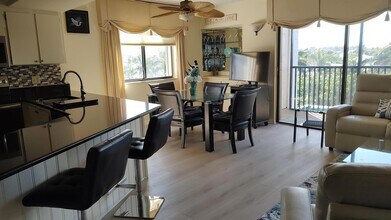 1605 S US Hwy 1, Unit F401 in Jupiter, FL - Foto de edificio - Building Photo