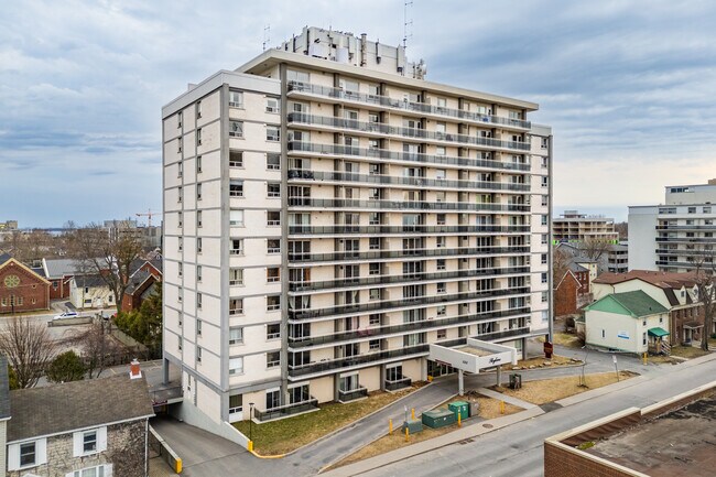 Skyline in Kingston, ON - Building Photo - Building Photo