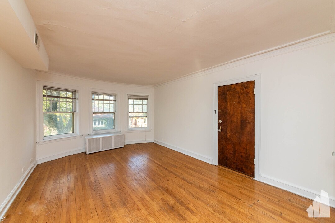 2654 W Ardmore Ave, Unit 54-2 in Chicago, IL - Building Photo