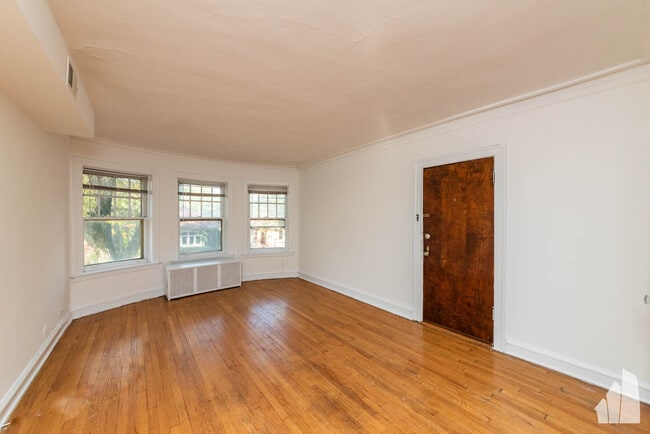 property at 2654 W Ardmore Ave