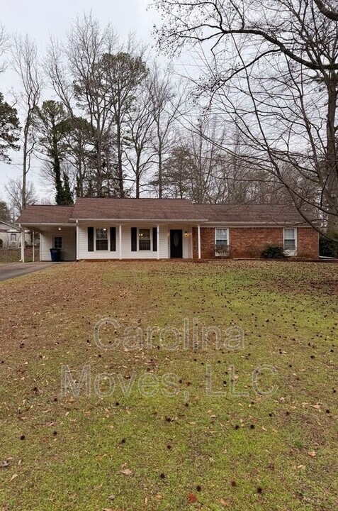 11 Cooperfield Ave in Piedmont, SC - Building Photo