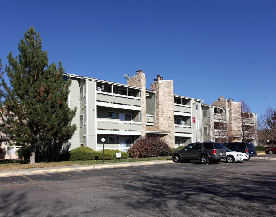 Sunnyside Condominiums in Aurora, CO - Building Photo