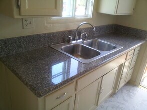 8836 Ramsgate Ave, Unit 8836 in Los Angeles, CA - Building Photo - Building Photo