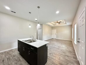 1312 Vani Dr, Unit 4 in Weslaco, TX - Foto de edificio - Building Photo