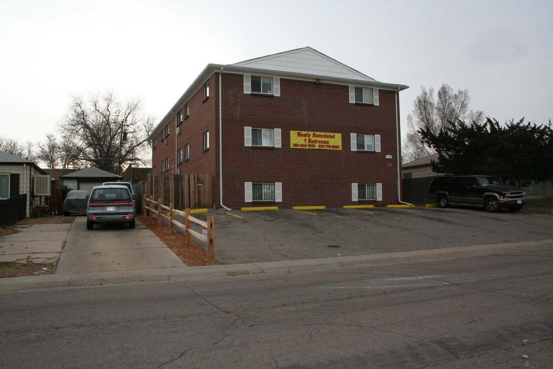 1920 Chester St in Aurora, CO - Building Photo