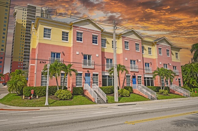 Corsica Rive in Ft. Myers, FL - Foto de edificio - Building Photo