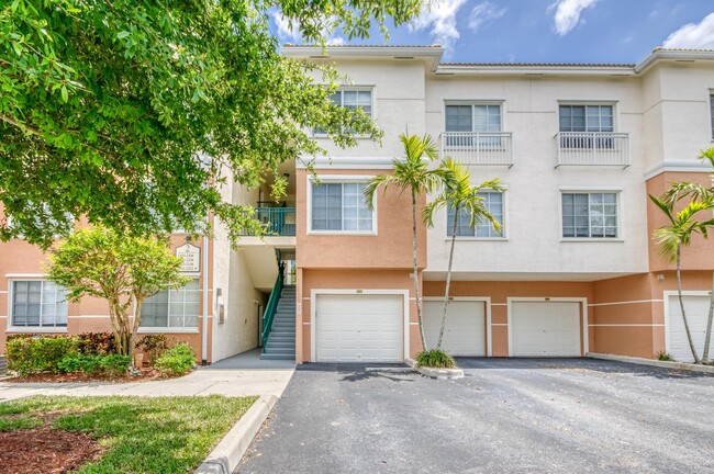 property at 2206 Myrtlewood Cir E