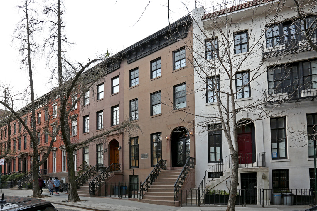 16 Saint Lukes Pl in New York, NY - Foto de edificio