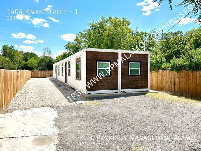 1404 Rivas St-Unit -1 in San Antonio, TX - Building Photo - Building Photo