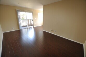 5002 Tujunga Ave, Unit 103 in Los Angeles, CA - Building Photo - Building Photo