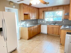 43120 Starr St in Fremont, CA - Building Photo