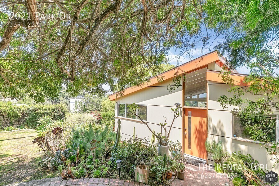 2021 Park Dr in Los Angeles, CA - Building Photo