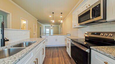 5076 Samuel Rd in Grovetown, GA - Building Photo - Building Photo