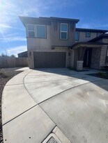 4537 S Ernest St in Visalia, CA - Building Photo