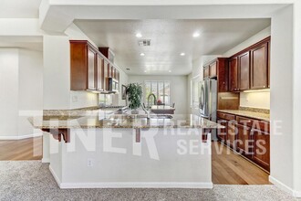 9812 Westminster Way in Elk Grove, CA - Building Photo - Building Photo