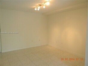 16508 NE 26th Ave in North Miami Beach, FL - Building Photo - Building Photo