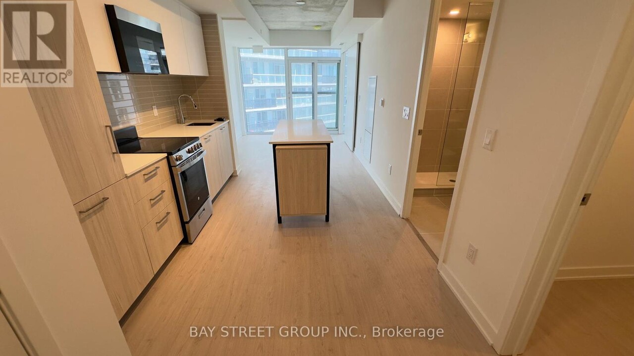 65-2065 Mutual St in Toronto, ON - Building Photo