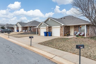 Cottage Park Guthrie in Guthrie, OK - Building Photo - Building Photo