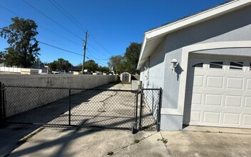 870 Hancock Ave in Sarasota, FL - Building Photo - Building Photo