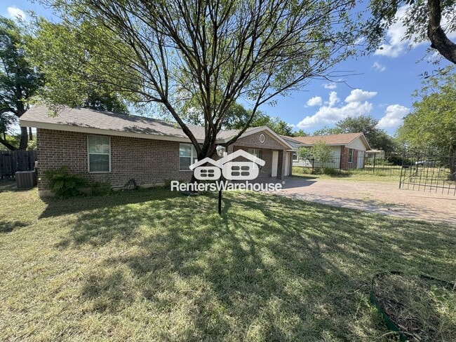 5502 Wellington Dr in Austin, TX - Building Photo - Building Photo