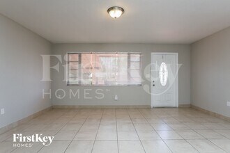 731 NW 175th Dr in Miami, FL - Building Photo - Building Photo