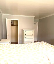 10 Charles Ln in Pomona, NY - Building Photo - Building Photo
