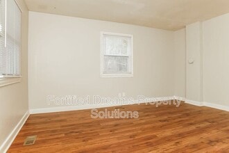 2008 Row St in Winston-Salem, NC - Building Photo - Building Photo