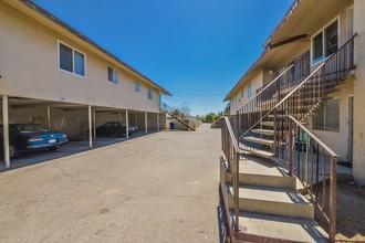 500 Francis St in Bakersfield, CA - Building Photo - Building Photo