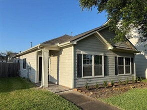 1615 Palcio Real Dr in Houston, TX - Building Photo - Building Photo