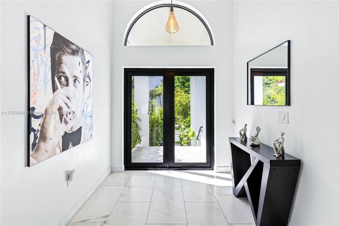 1061 NW North River Dr in Miami, FL - Building Photo